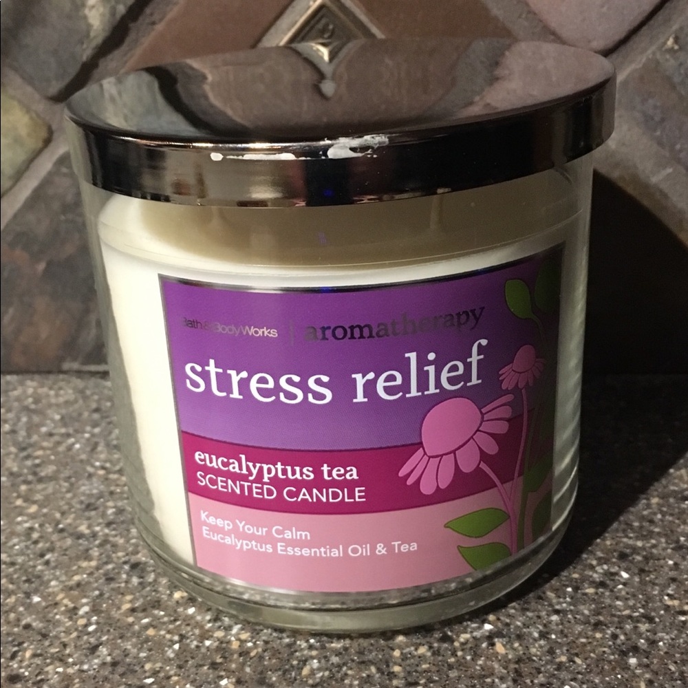 Bath and body works aromatherapy candle